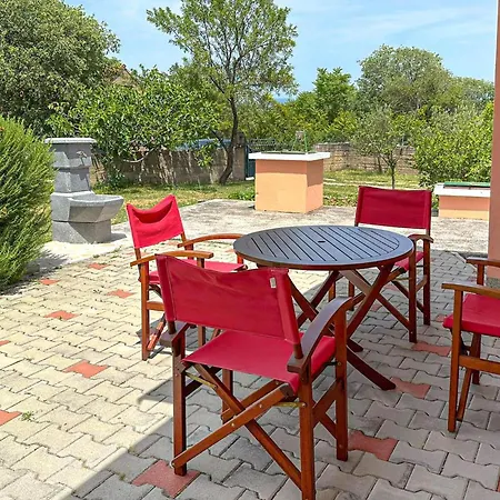 Casa vacanze 1 Bedroom Cozy In Knin Vrbnik (Sibenik-Knin)