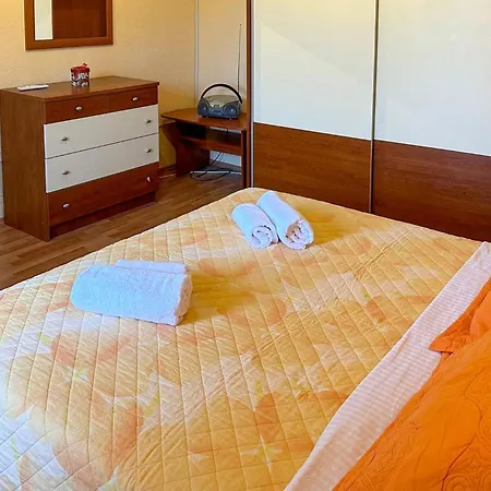 1 Bedroom Cozy In Knin Vrbnik (Sibenik-Knin)