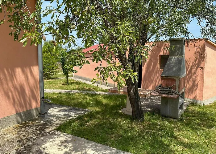 1 Bedroom Cozy In Knin