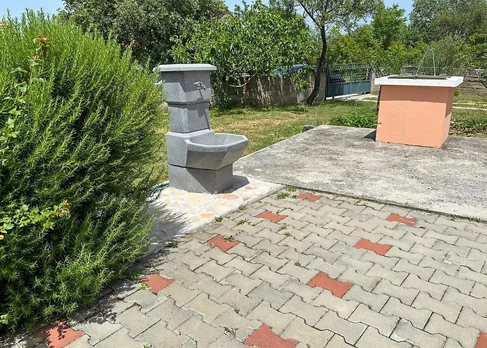 1 Bedroom Cozy In Knin * Vrbnik (Sibenik-Knin)