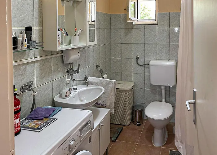 1 Bedroom Cozy In Knin