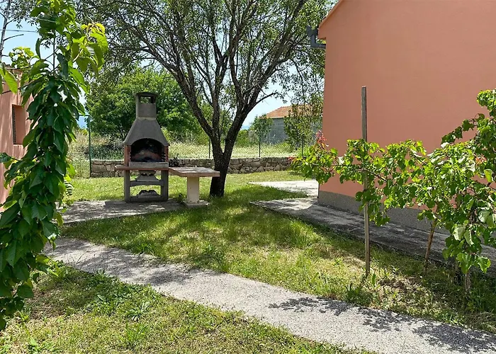 Vikendica 1 Bedroom Cozy In Knin